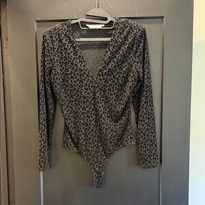 Astr Leopard-Print V-Neck Long Sleeve Bodysuit - Black